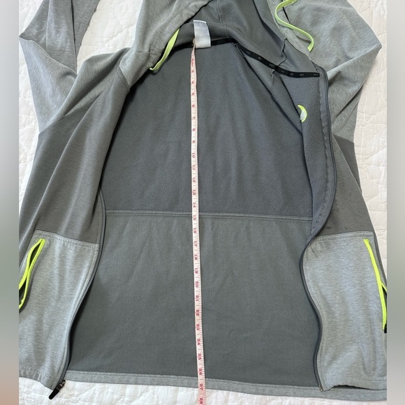 Nike Man’s Jacket in Size Large - Picture 3 of 12